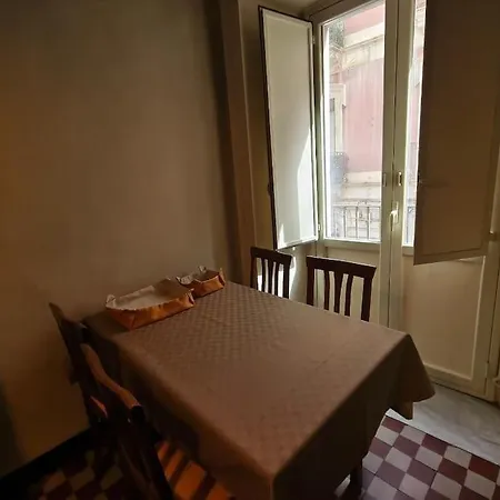 Apartment Retroetnea - In Centro Storico - Con Comunicanti